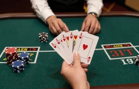 Three Card Poker Live - schnelles Drei-Karten-Poker-Format mit optionalem Pair Plus Bonus